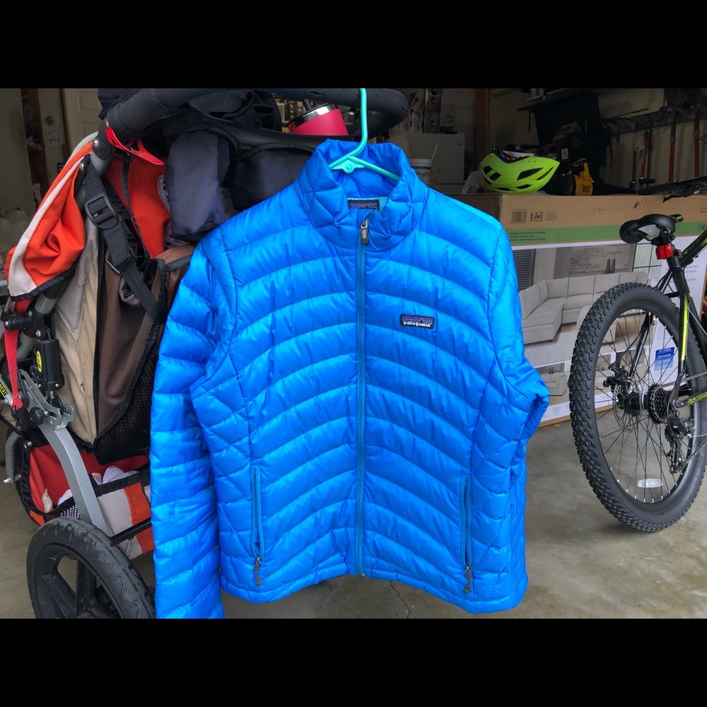 Womens Patagonia blue jacket in great condition.